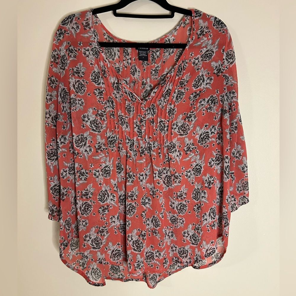 TORRID Women's Red Black Rose Blouse 3/4” Sleeve Size 1 / 1x